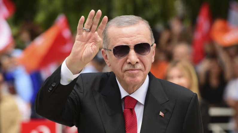 "حرييت": أردوغان سيزور الإمارات الشهر المقبل